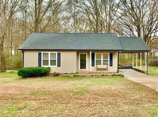1208 Crowders Mountain Rd, Bessemer City, NC 28016