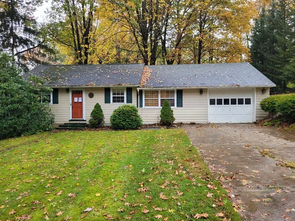 203 Oak Rd, Oil City, PA 16301