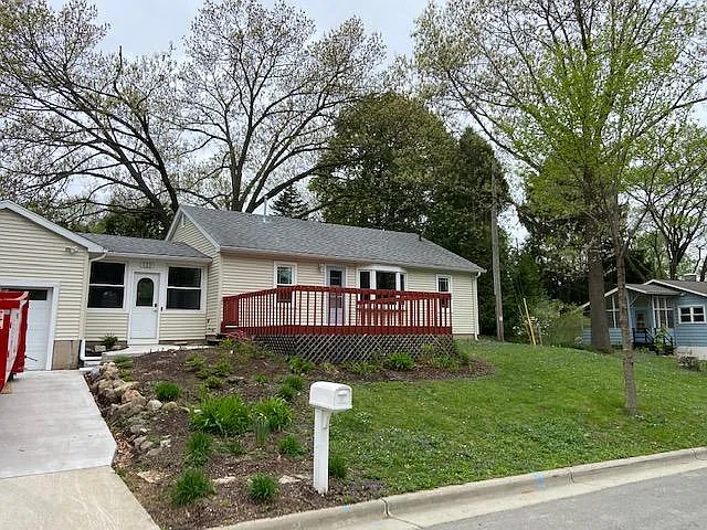 Building Photo - 122 N Kenosha Dr