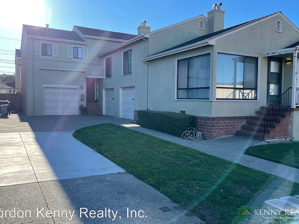 1st image of 221 Mosswood Way