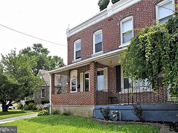4th image of 56 Jefferson Ave W