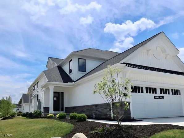 71 Winchester Rd, Akron, OH 44333