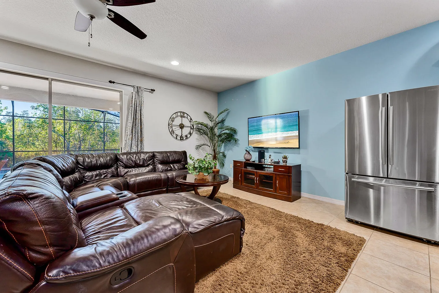 9 bed, 6.0 bath, 4380 sqft, $12,112 — Photo 2