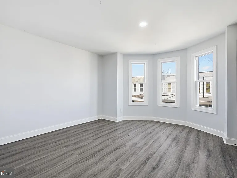 1406 S Allison St — Photo 15
