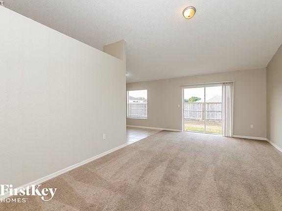 4th image of 385 Arlington Cir