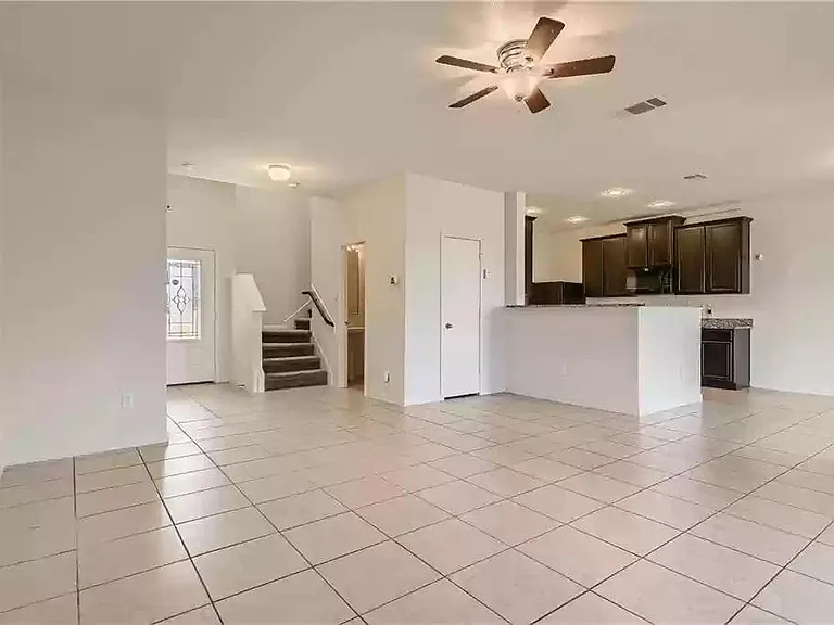 19708 James Manor St — Photo 5
