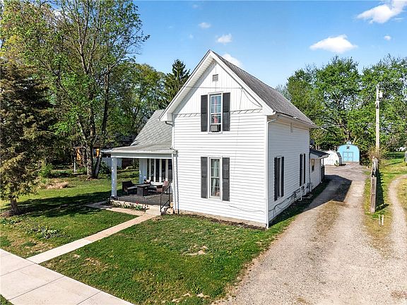 4th image of 1117 N Maple St