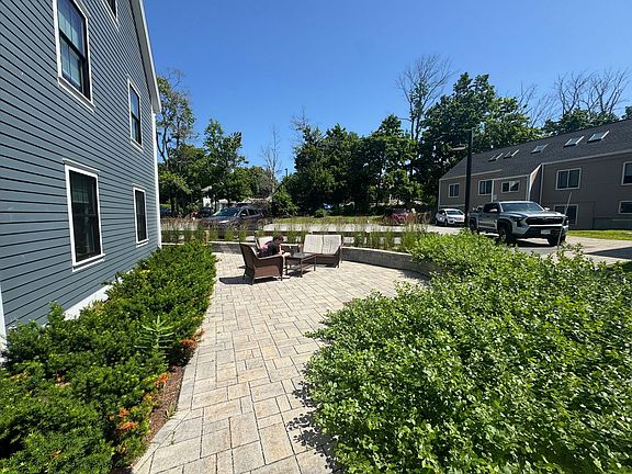 4th image of 30 Madbury Rd #30-4-2