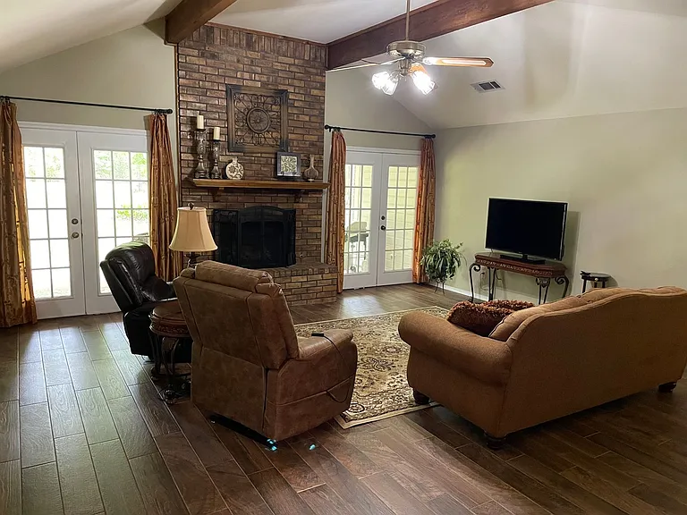5604 Kenilworth Cir — Photo 5