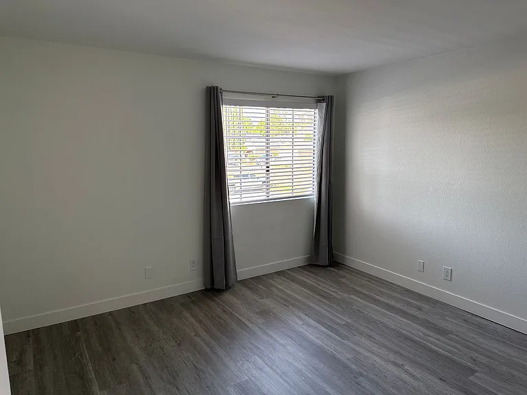 Reed and Brooke Apartments — Photo 31