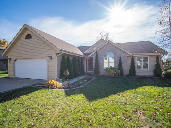 167 West Acorn DRIVE, Grafton, WI 53024