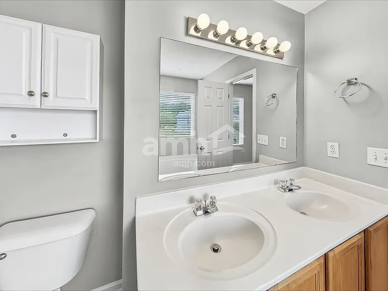 1316 Roxbury Ct — Photo 11