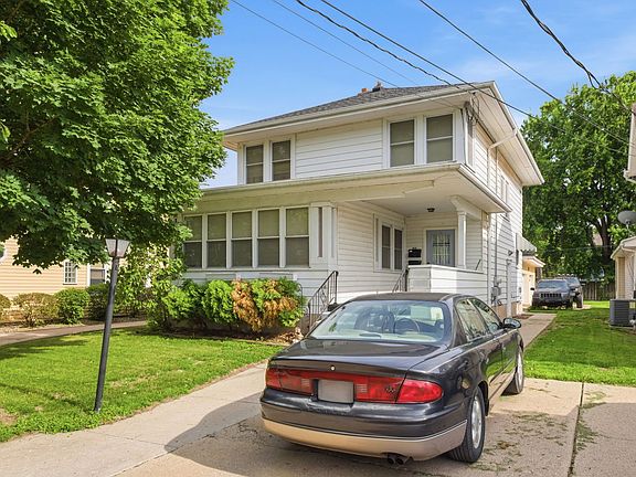 2nd image of 611 Webster St