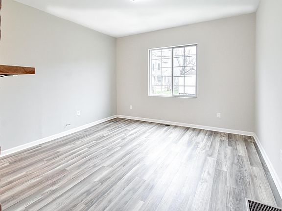 4th image of 476 S Champion Ave