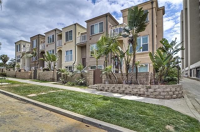 2nd image of 653 Chalcedony St