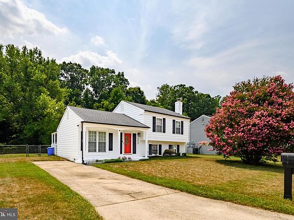 2nd image of 14904 Nighthawk Ln