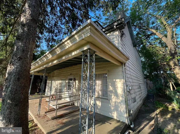 1954 Bridge St, Philadelphia, PA 19124