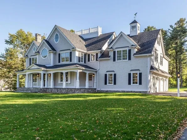 11 Old Farm Rd, Dover, MA 02030