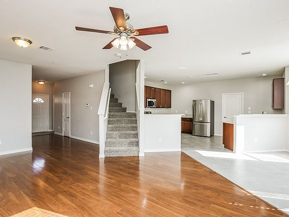 5th image of 8409 Star Thistle Dr