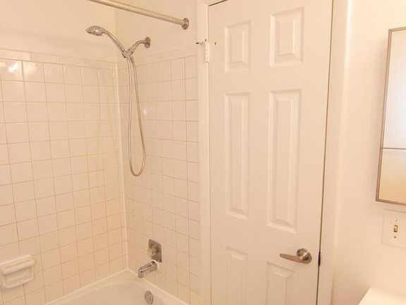 3rd image of 2509 Arlington Blvd APT 202