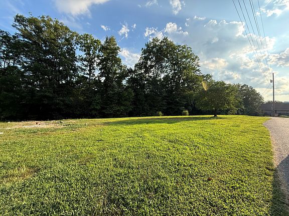 2nd image of 305 Hunters Paradise Rd