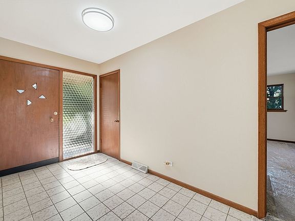 5th image of 9041 S 84th Ct