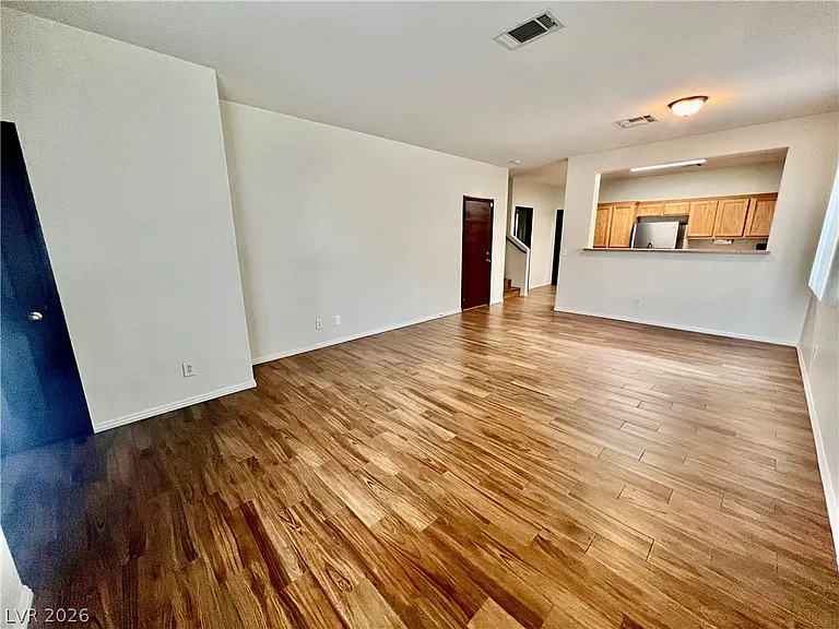 1324 Sun Village Ave — Photo 7