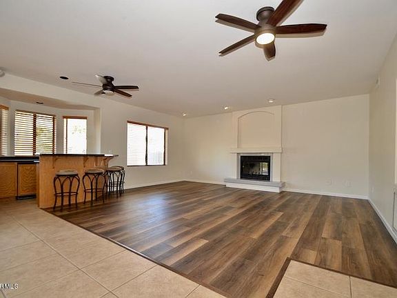2nd image of 2901 E Crocus Dr