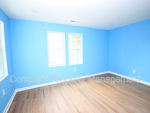 5th image of 932 Court T