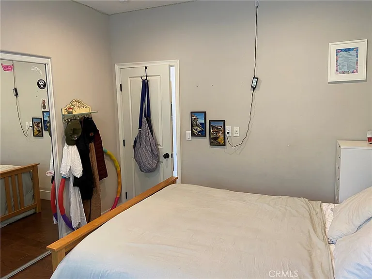 4470 Stansbury Ave — Photo 33
