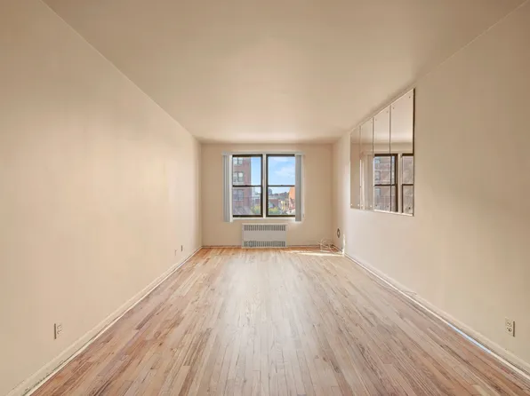 3025 Ocean Avenue image 5 of 13