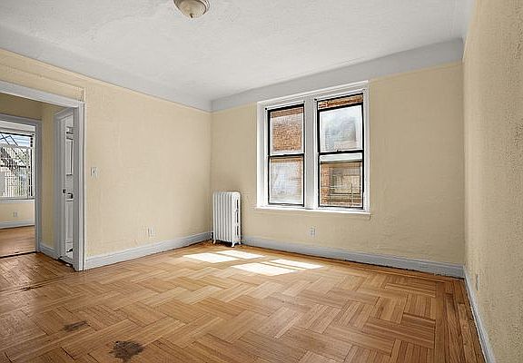 4th image of 5008 Broadway APT 2B