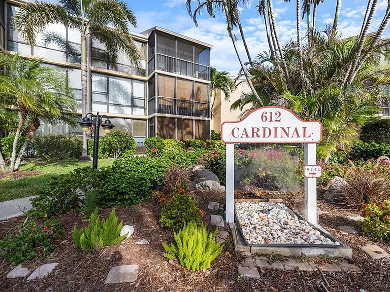 612 Bird Bay Dr S #112CAR — Photo 1