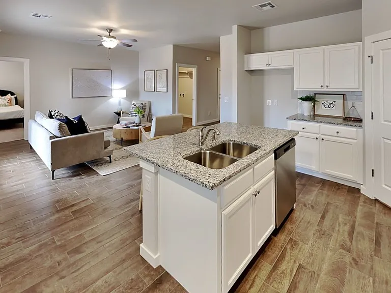12405 Armstrong Dr — Photo 8