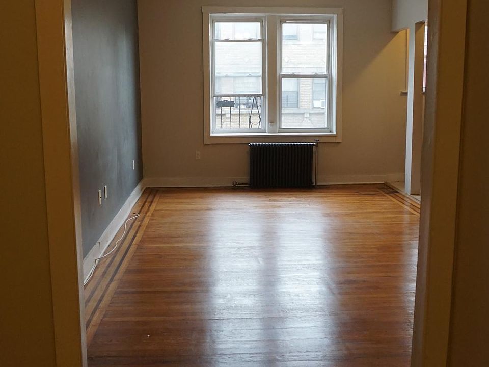 1st image of 115 S Clinton St APT 206