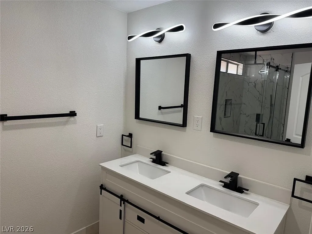 3 bed, 1558 sqft, $2,450 — Photo 1