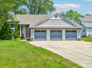 731 Roger Rd, Woodstock, IL 60098