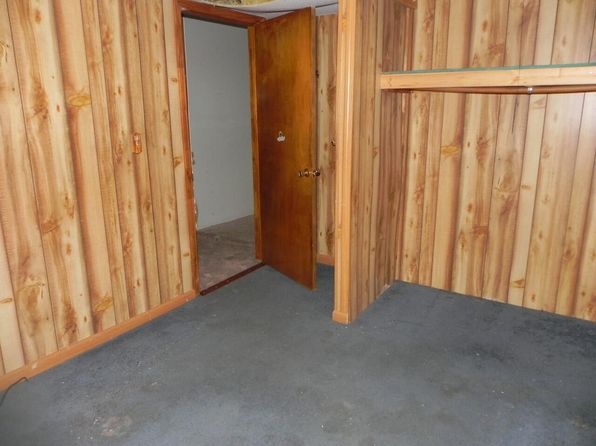 1323 Henry St, Moberly, MO 65270