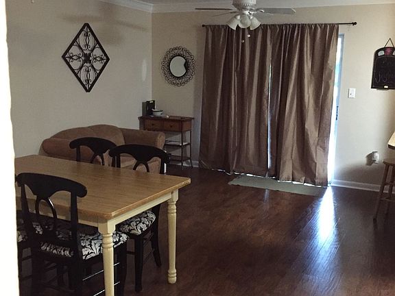 5th image of 7 Arthur Ct #Townhouse