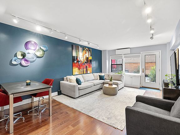 3rd image of 205 E 77th St APT 1E