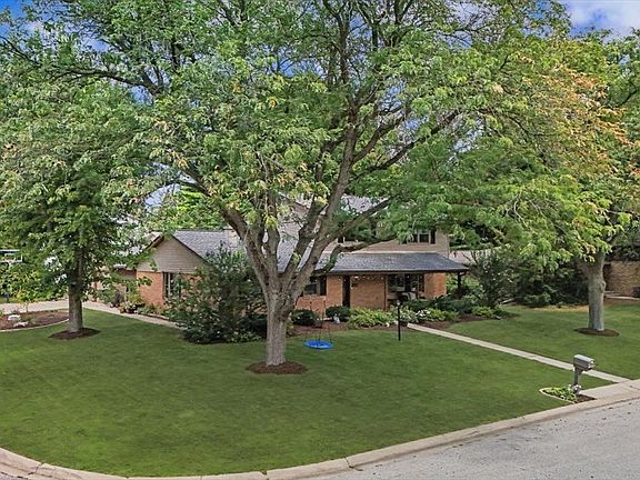 5th image of 1018 Porter Ln