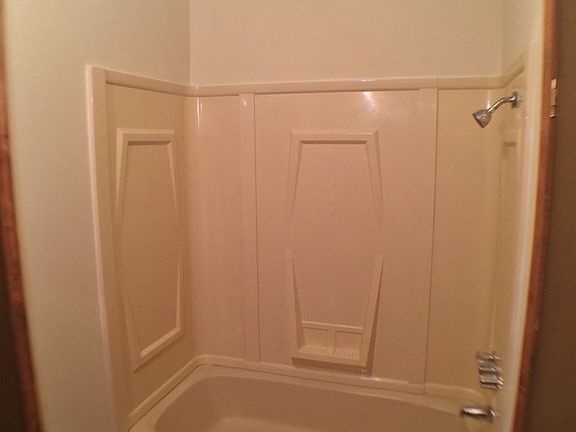 5th image of 4029 Trenton Ave NE