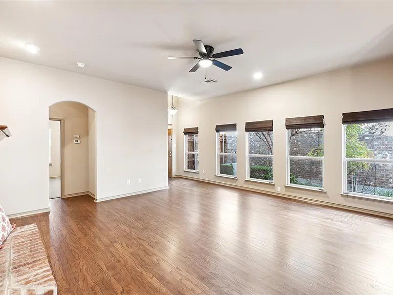 7586 Saint Stephens Sq — Photo 18