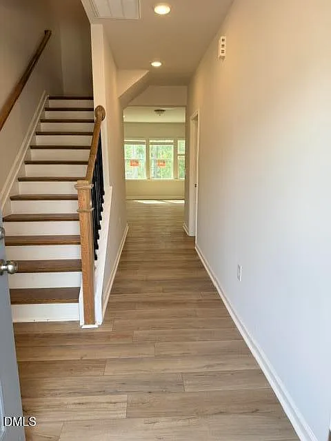 3 bed, 2.5 bath, 1860 sqft, $1,995 — Photo 4