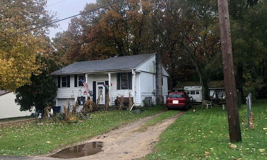 2nd image of 214 Viking Dr