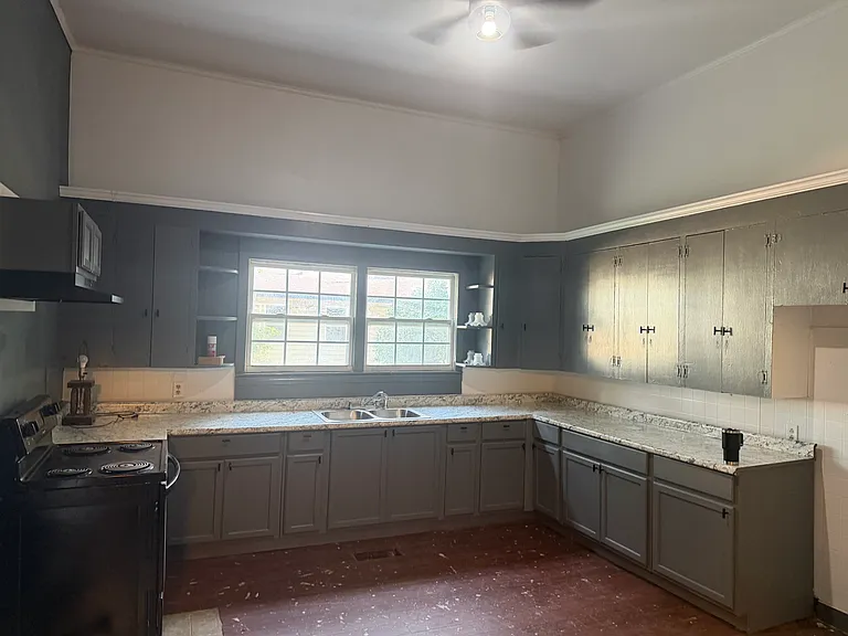 210 S Presley St #A — Photo 7