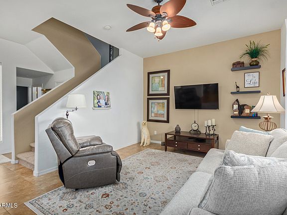 4th image of 1409 W WEATHERBY Way