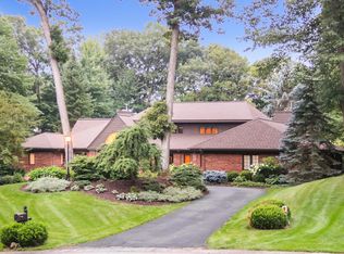 1625 Beard Dr SE, Grand Rapids, MI