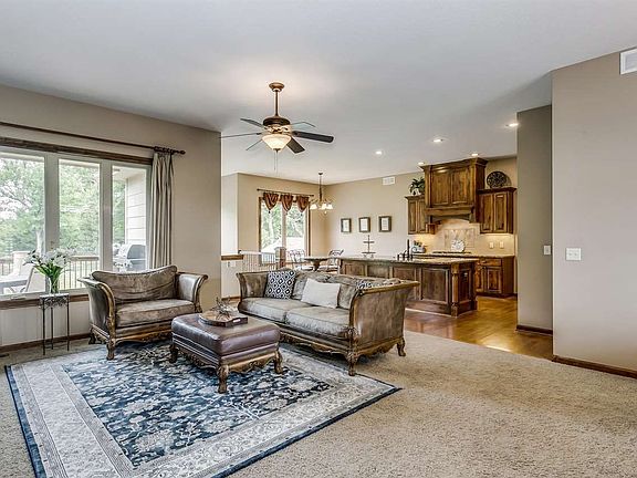 5th image of 830 E Woodstone Dr