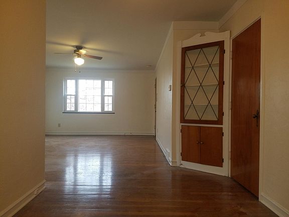 3rd image of 1699 Northwest Blvd APT C